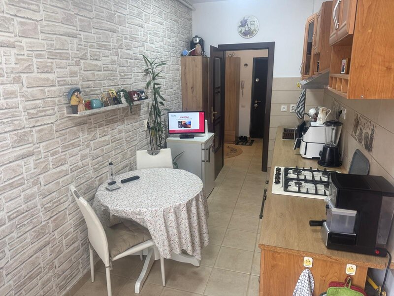 Prelungirea Ghencea 2 camere decomandat 63 mp, complex Latin,