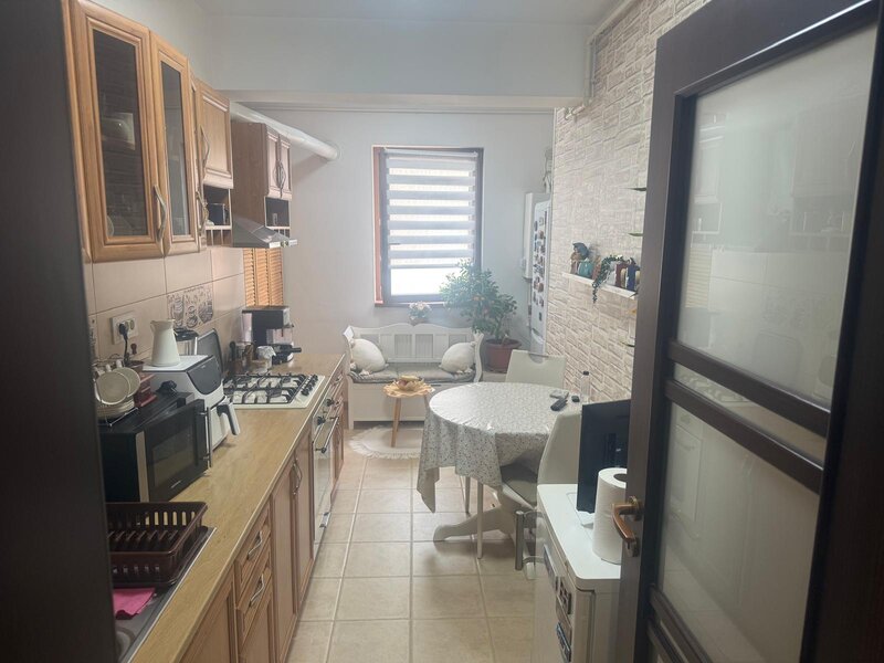 Prelungirea Ghencea 2 camere decomandat 63 mp, complex Latin,